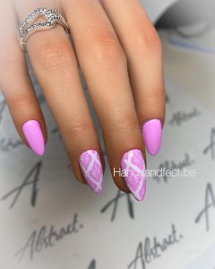 Nails purple aleana